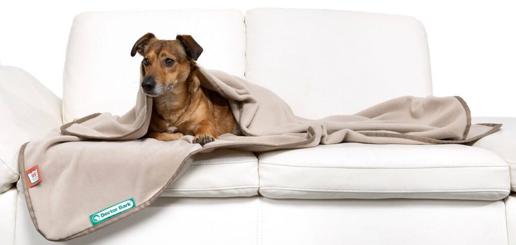 Dogline accessoires honden deken doctor bark fleece deken beige hond banner bank